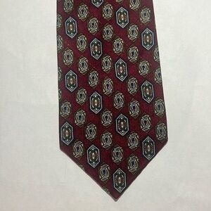 Caumont extra long 100% silk tie. Extra long Vintage. Good condition.